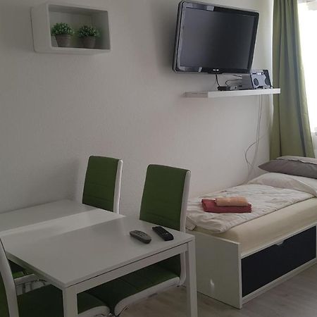 Sonniges Modernes Appartement Hoehenberg ケルン エクステリア 写真