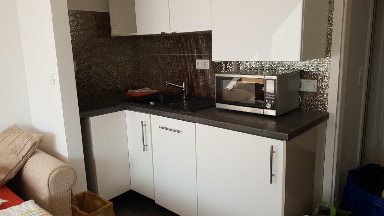 Sonniges Modernes Appartement Hoehenberg ケルン エクステリア 写真