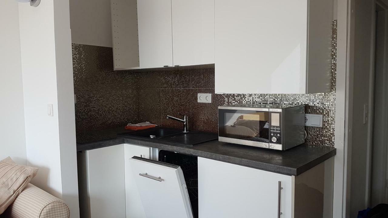 Sonniges Modernes Appartement Hoehenberg ケルン エクステリア 写真