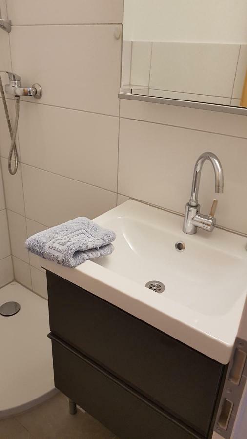 Sonniges Modernes Appartement Hoehenberg ケルン エクステリア 写真