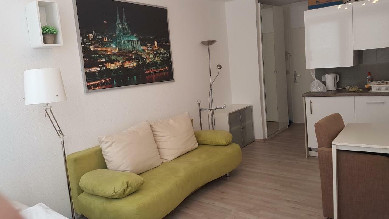 Sonniges Modernes Appartement Hoehenberg ケルン エクステリア 写真