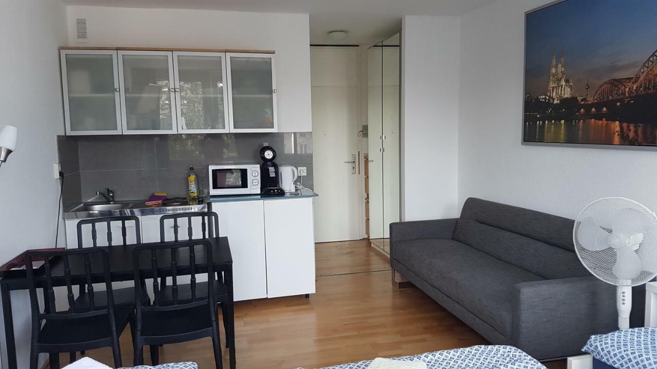 Sonniges Modernes Appartement Hoehenberg ケルン エクステリア 写真
