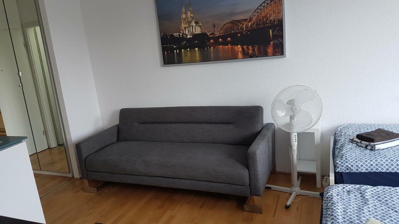 Sonniges Modernes Appartement Hoehenberg ケルン エクステリア 写真