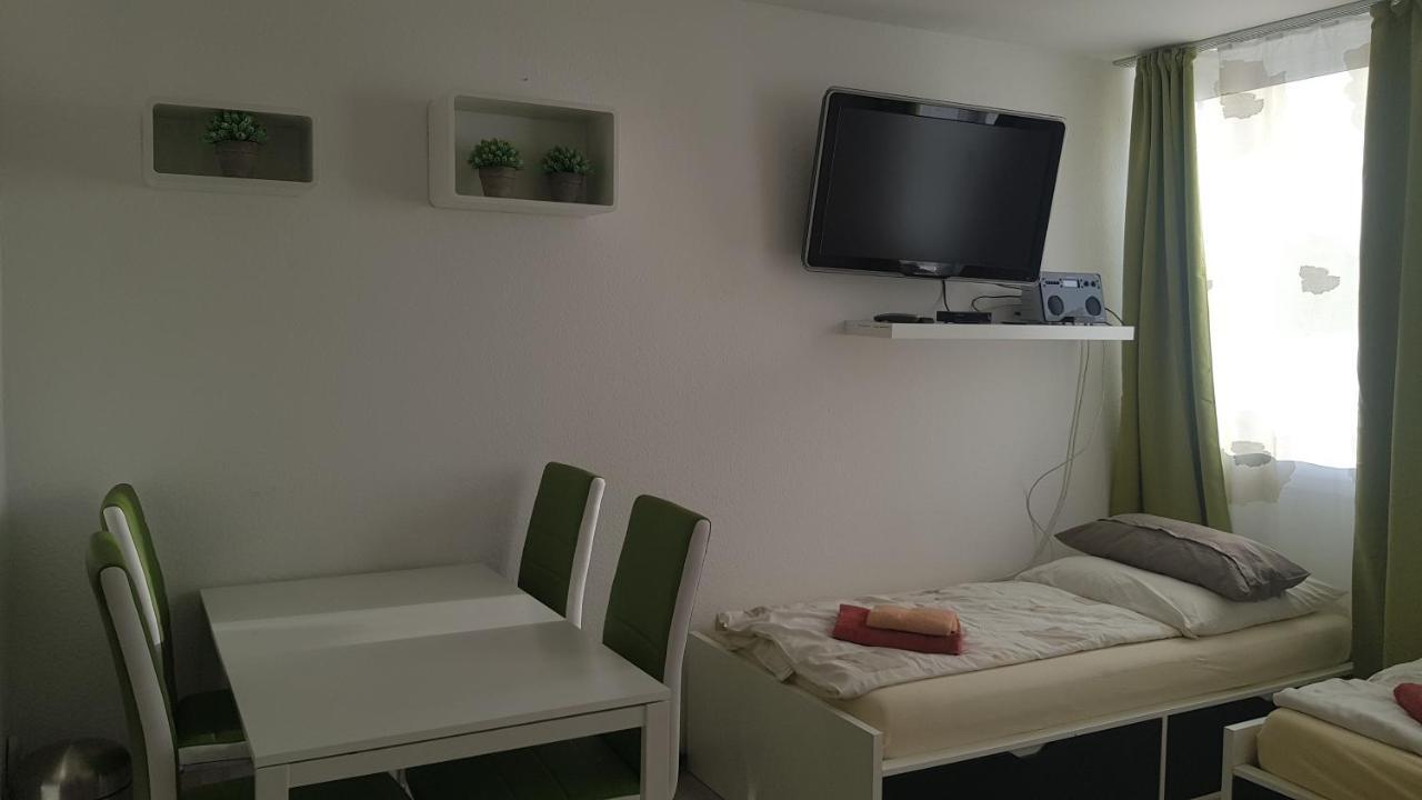 Sonniges Modernes Appartement Hoehenberg ケルン エクステリア 写真