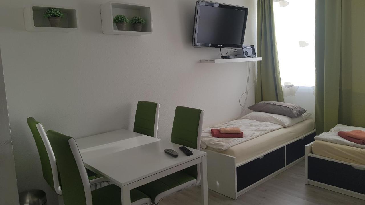 Sonniges Modernes Appartement Hoehenberg ケルン エクステリア 写真