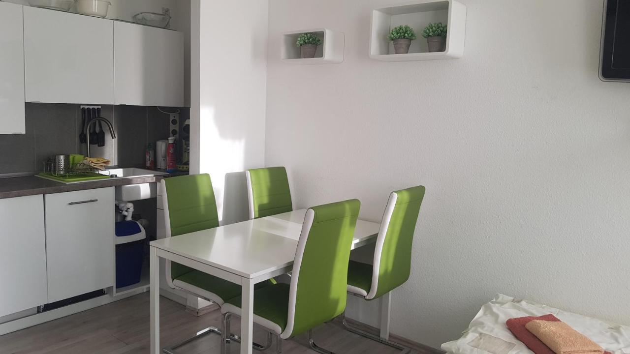 Sonniges Modernes Appartement Hoehenberg ケルン エクステリア 写真